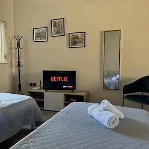 Private One Bedroom Close To Airport In Appartement